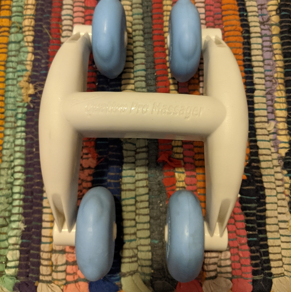 Heatable massage roller